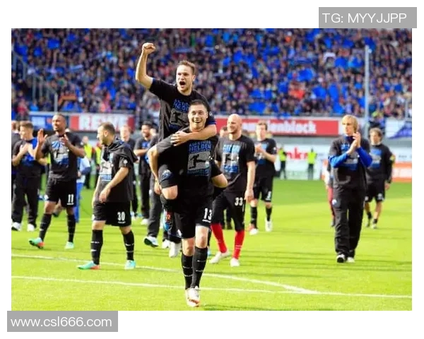 帕德博恩与汉诺威96的激烈对决谁能笑到最后分析与展望 帕德博恩与汉诺威96的激烈对决谁能笑到最后分析与展望